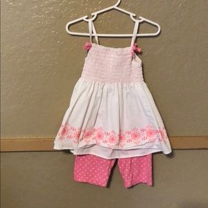 Super cute outfit worn once.